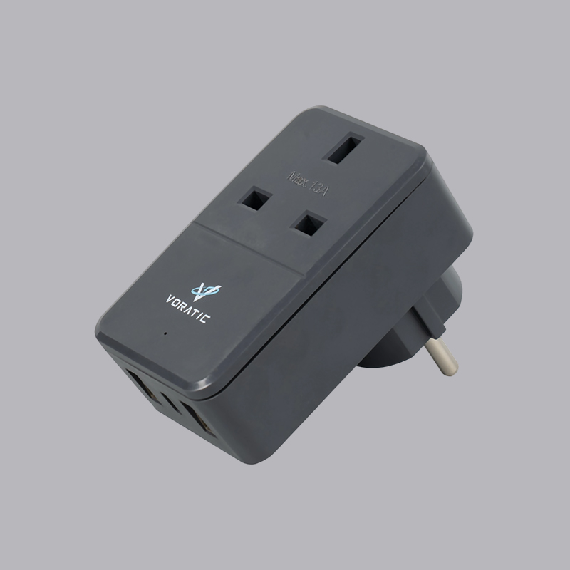 VT-925-DE z Veľkej Británie do Nemecka, 1 zásuvka, 2 porty USB, 1 adaptér portov typu C